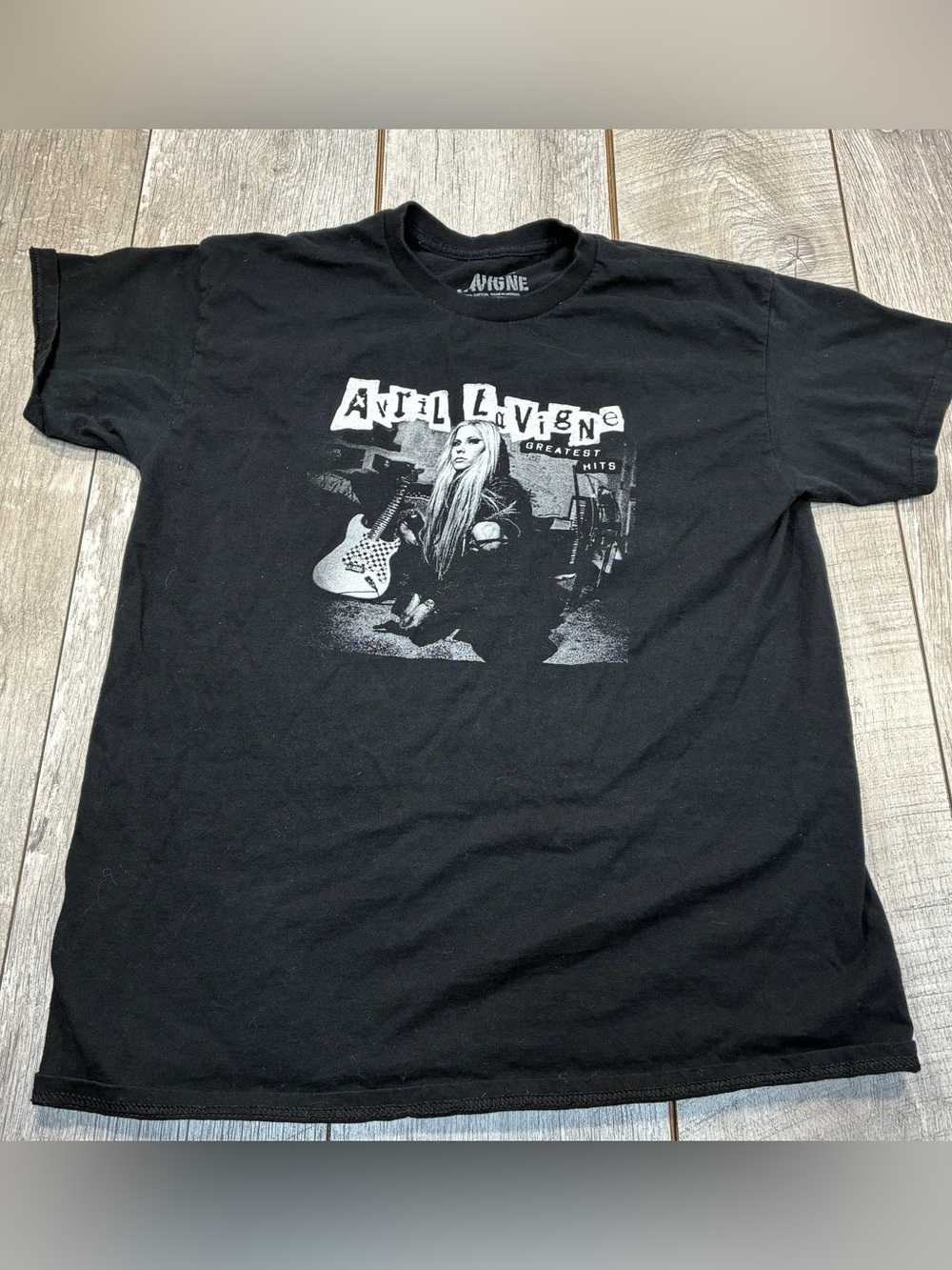 Avril Lavigne 2024 tour shirt women’s black size large emo rock pop